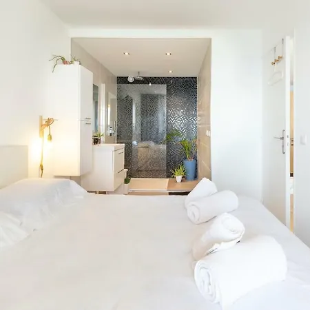아파트 Splendid Apartment Seafront In Cagnes Sur Mer View On The Water *