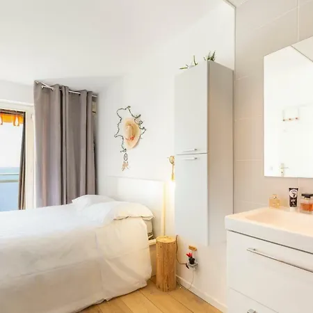 Splendid Apartment Seafront In Cagnes Sur Mer View On The Water Appartement Cagnes-sur-Mer